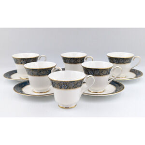 Royal Doulton Carlyle H5018 England Bone China set of 5 Tea Cups & Saucers +1Cup